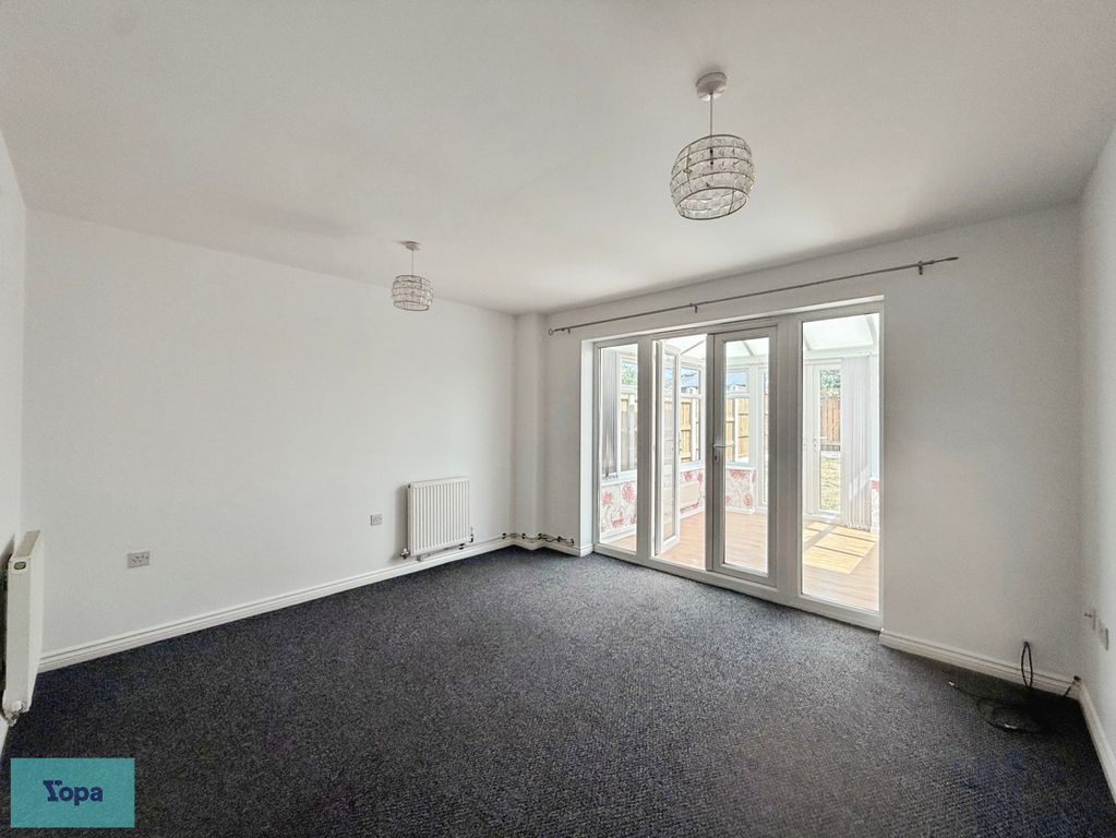 Property photo 3 of 14 Cf64Dfda--4790-9743-F7Bfe6C4D379-19785-0000036429B25F59