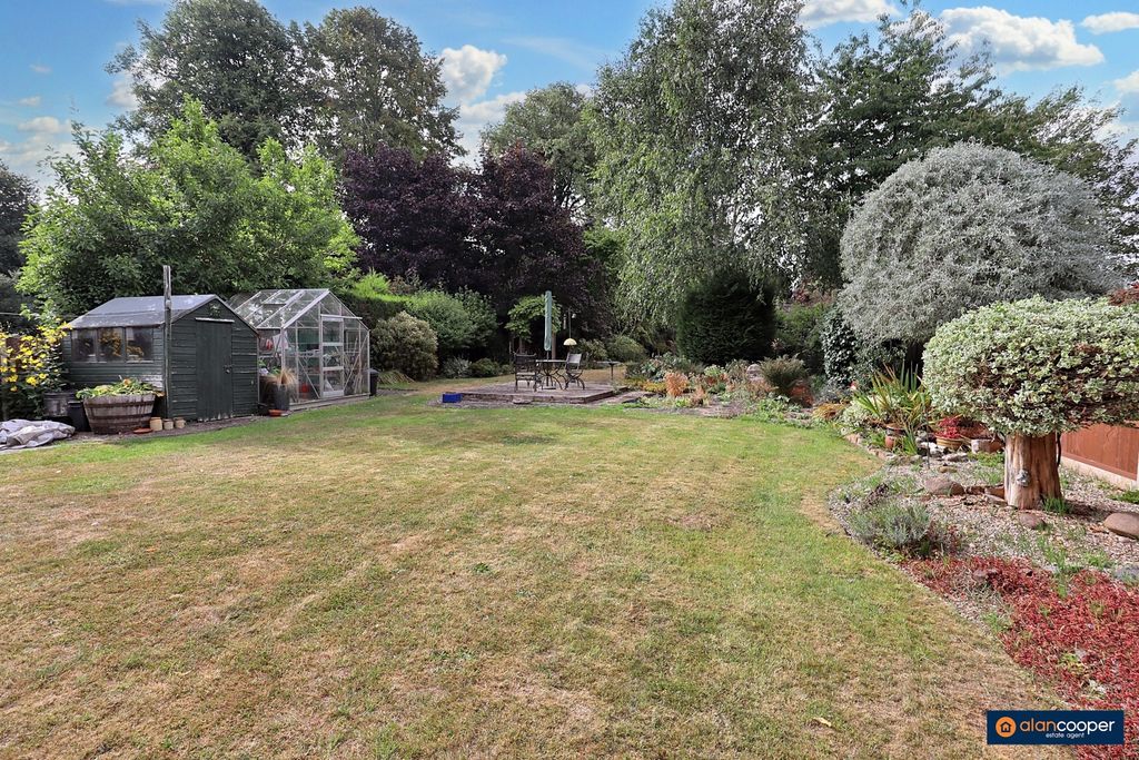 Property photo 2 of 34 3982553