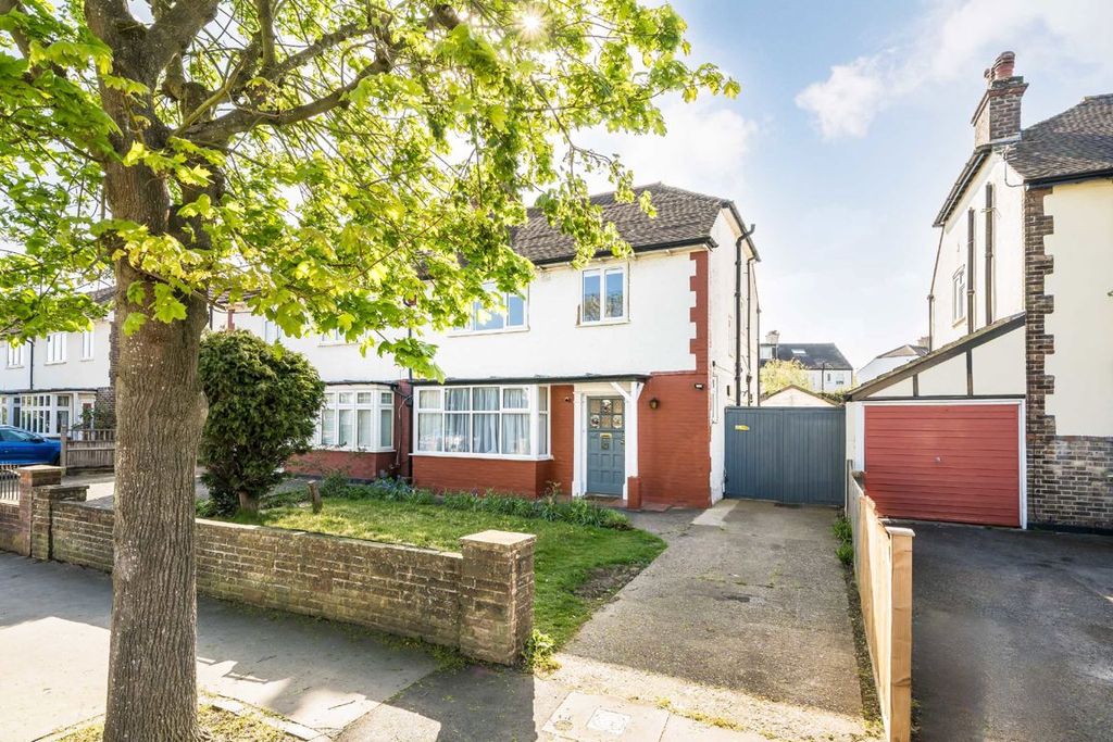 Property photo 1 of 9
