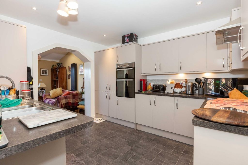 Property photo 3 of 18 Sanyhills-14.Jpg