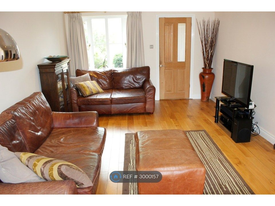 Property photo 3 of 15 Living Room