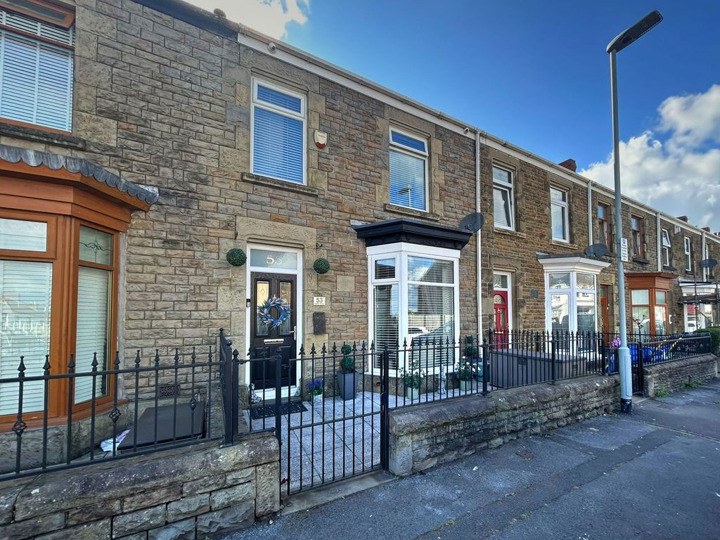 Property photo 1 of 31