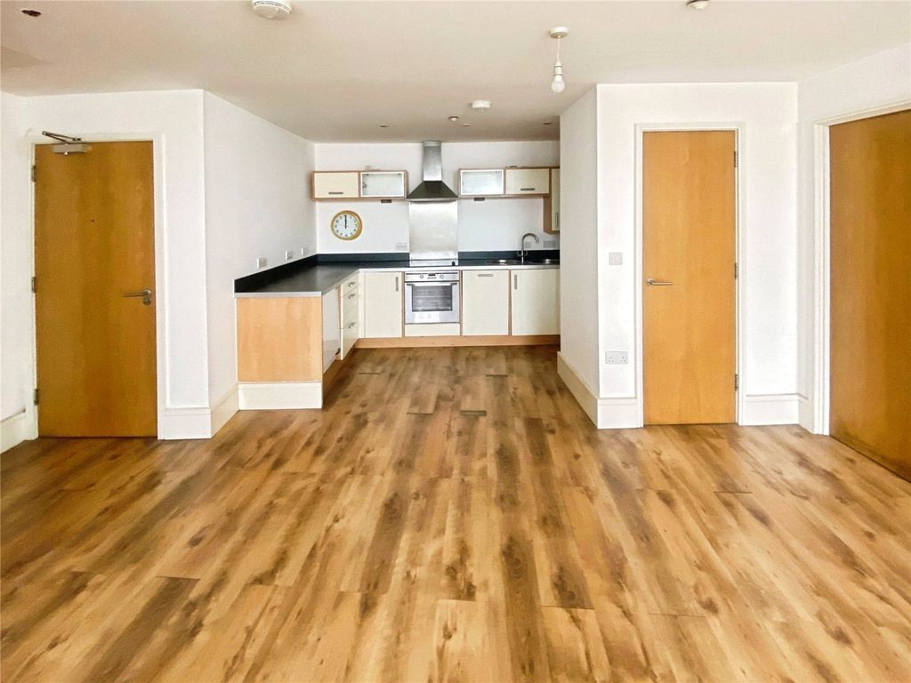 Property photo 2 of 8 Living/Kitchen