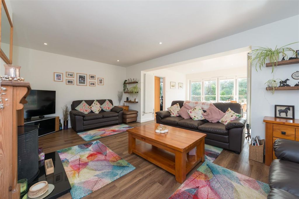 Property photo 2 of 24