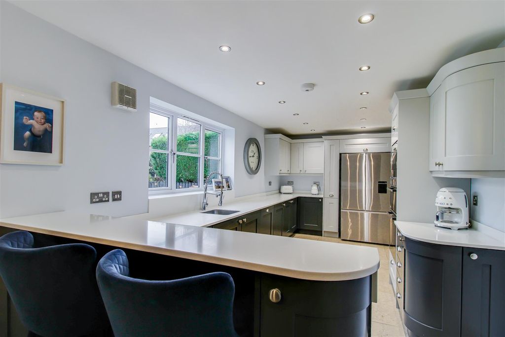 Property photo 2 of 20 Kitchen/Diner