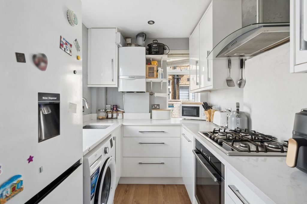 Property photo 3 of 14 Kitchen
