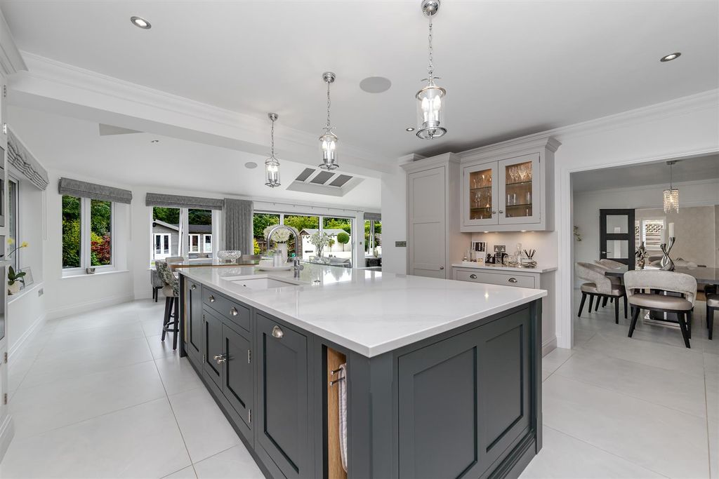 Property photo 3 of 31 56Marshalswicklane-40.Jpg