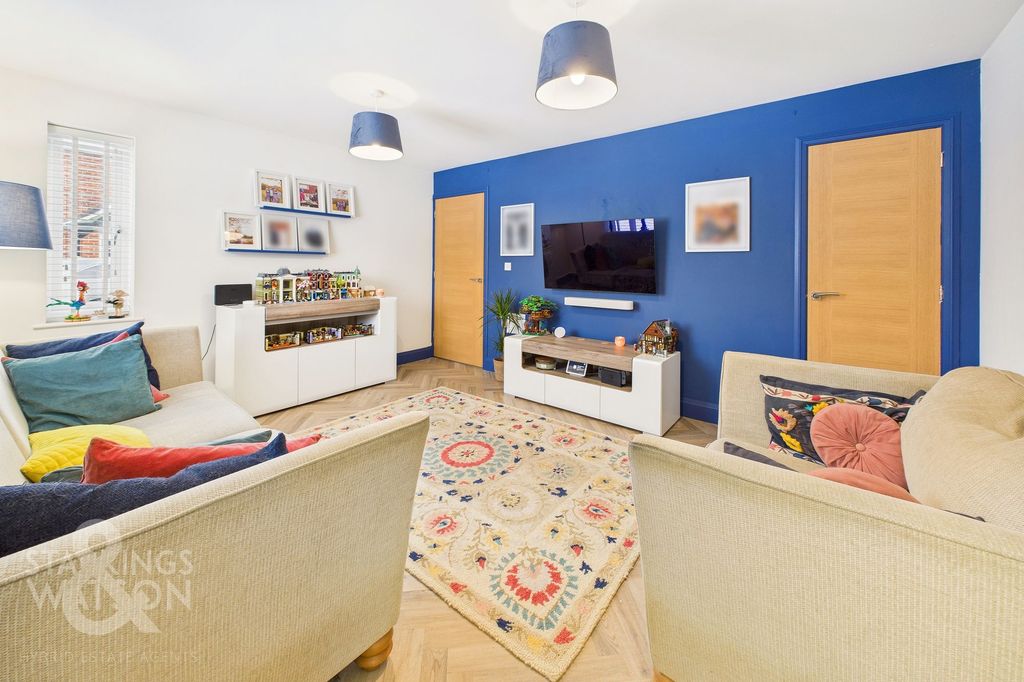 Property photo 3 of 21