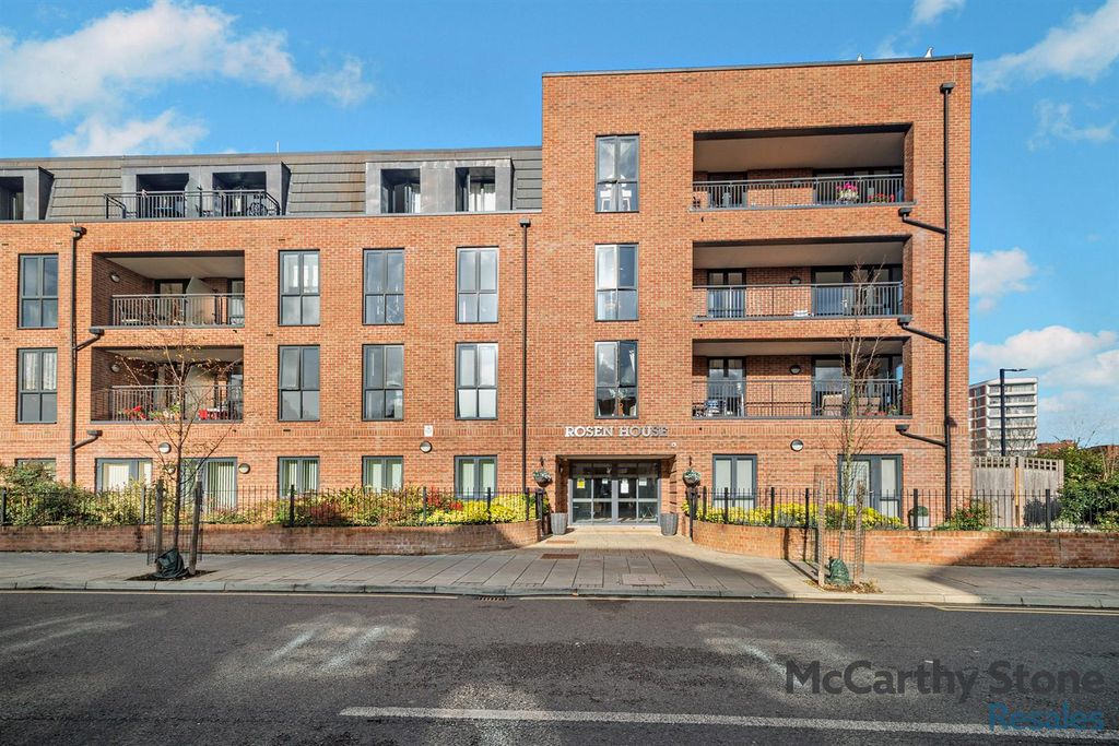 Property photo 1 of 10 8671085-Exterior01-800.Jpg