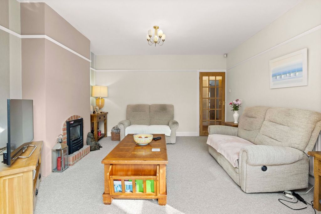 Property photo 3 of 33