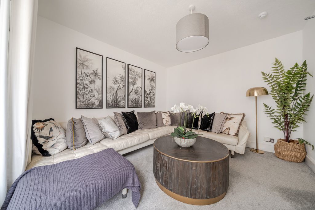 Property photo 3 of 16