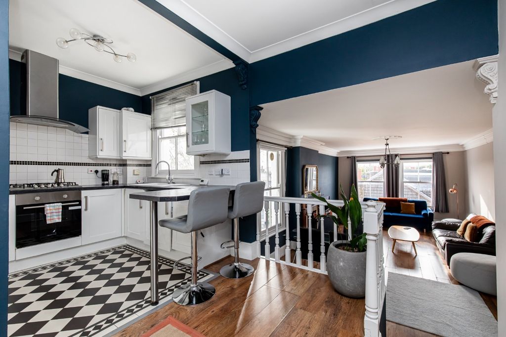 Property photo 2 of 13 Kitchen To Reception