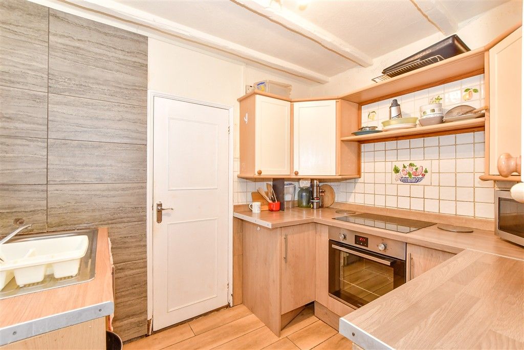 Property photo 3 of 9 Kitchen