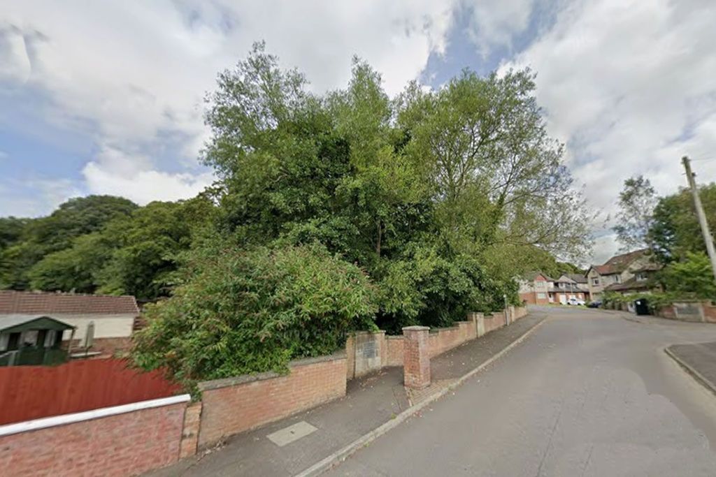 Property photo 2 of 9