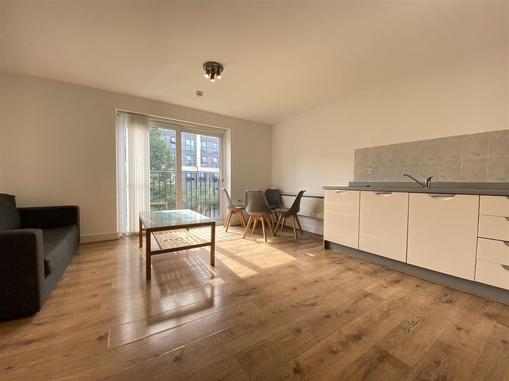 Property photo 2 of 11