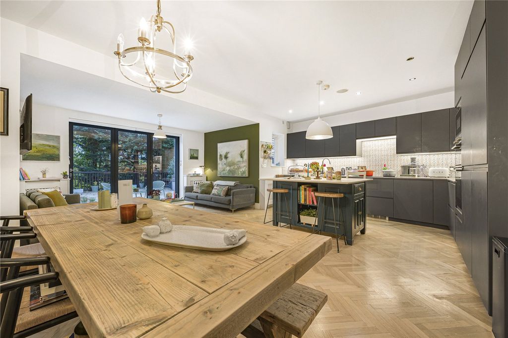 Property photo 1 of 31 Picture No. 28