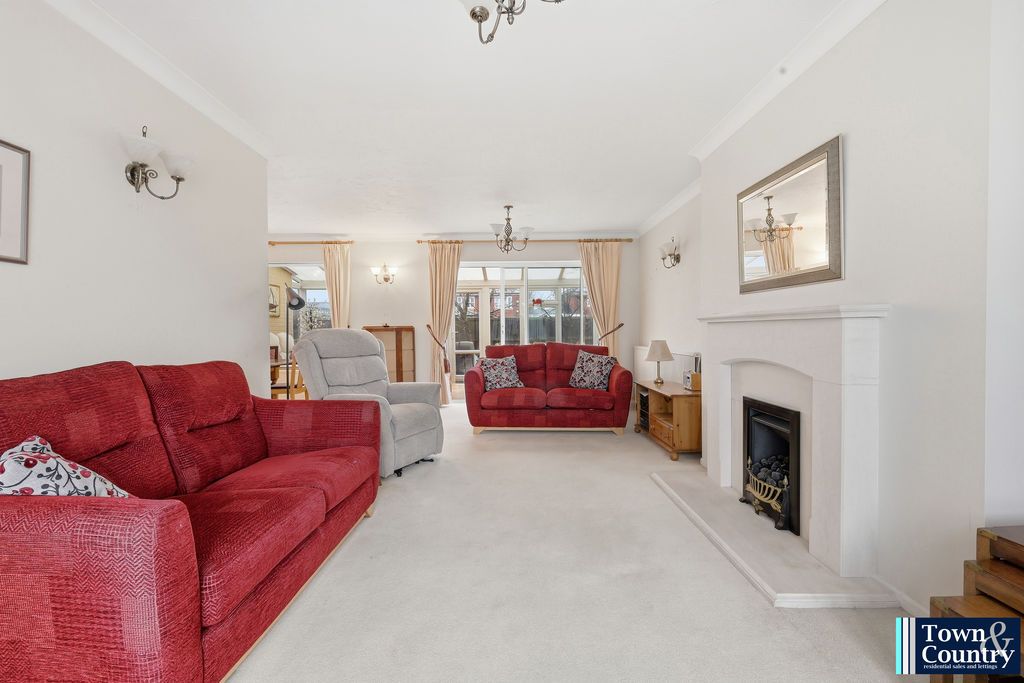 Property photo 3 of 27 Richard Avenue