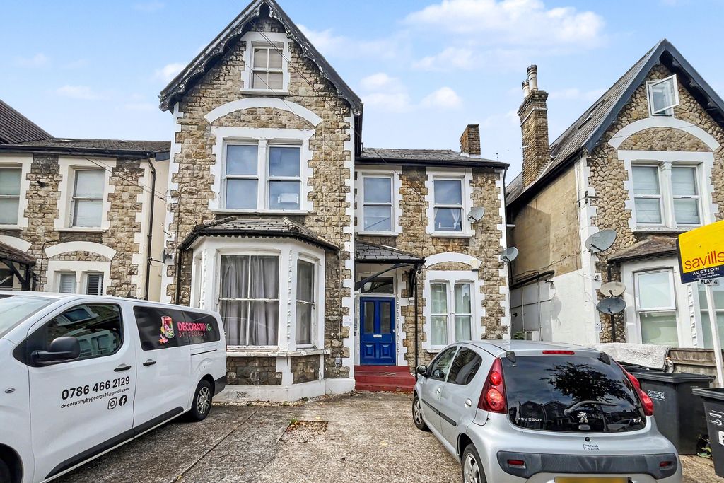 Property photo 1 of 9 Flat 4, 93 Outram Road, Croydon, Cr0 6Xj