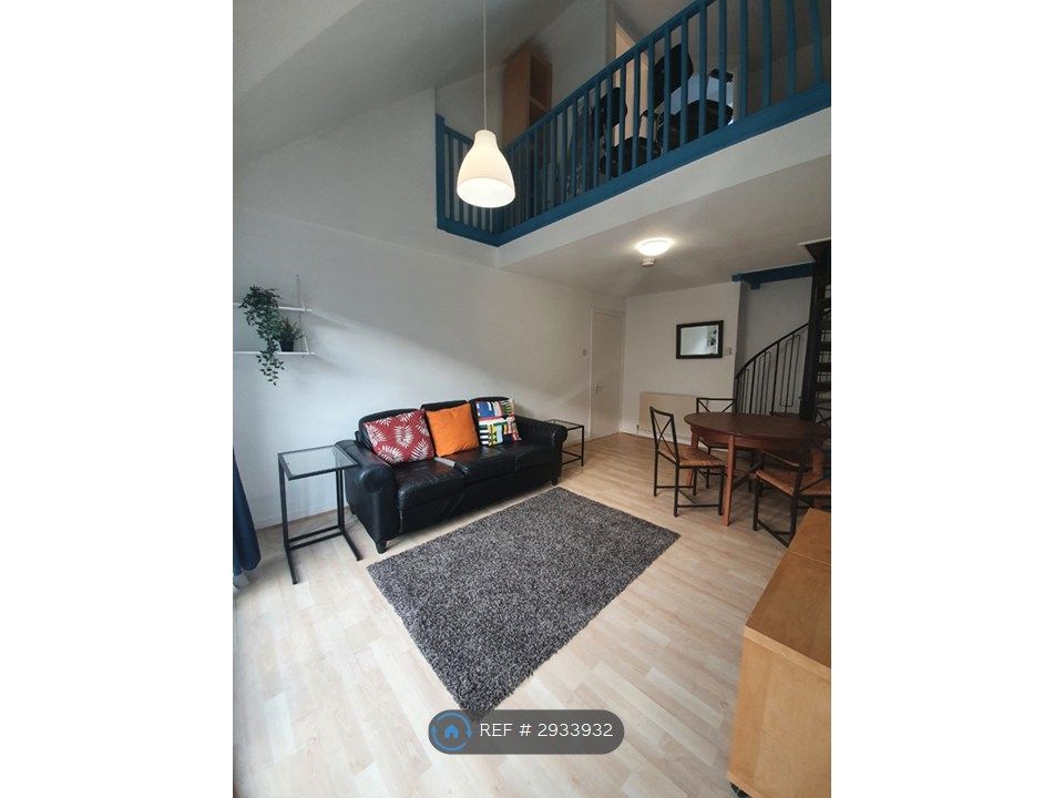 Property photo 2 of 7 Living/Dining