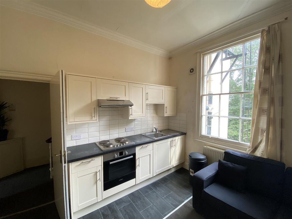 Property photo 2 of 9 Img_3998 (Large).Jpg