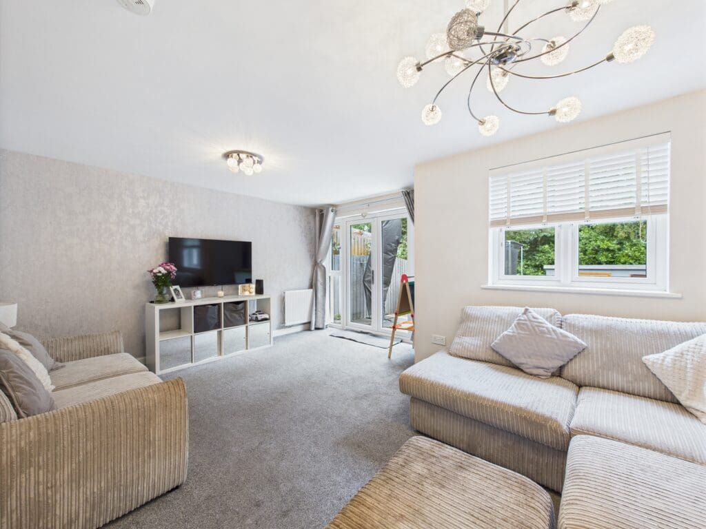 Property photo 3 of 33