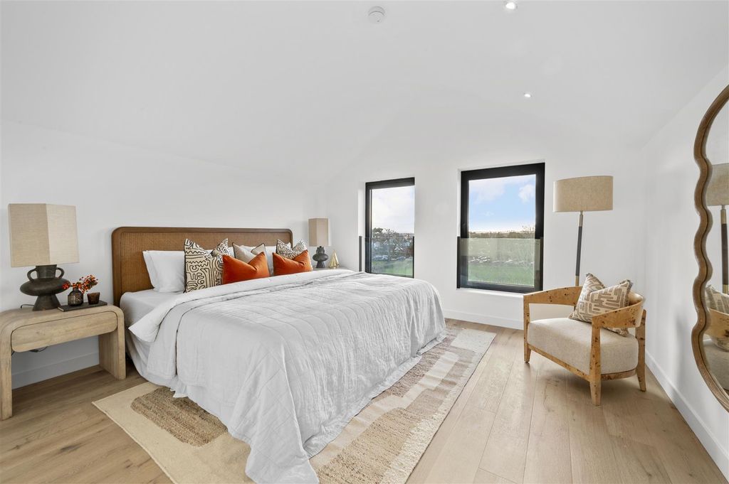 Property photo 3 of 33 39A Cottenham Park,36.Jpg