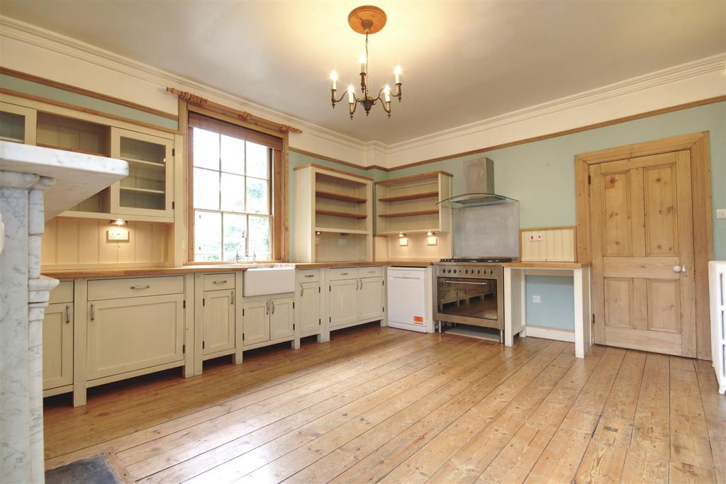 Property photo 2 of 22 Img_1068-Img_1070.Jpg