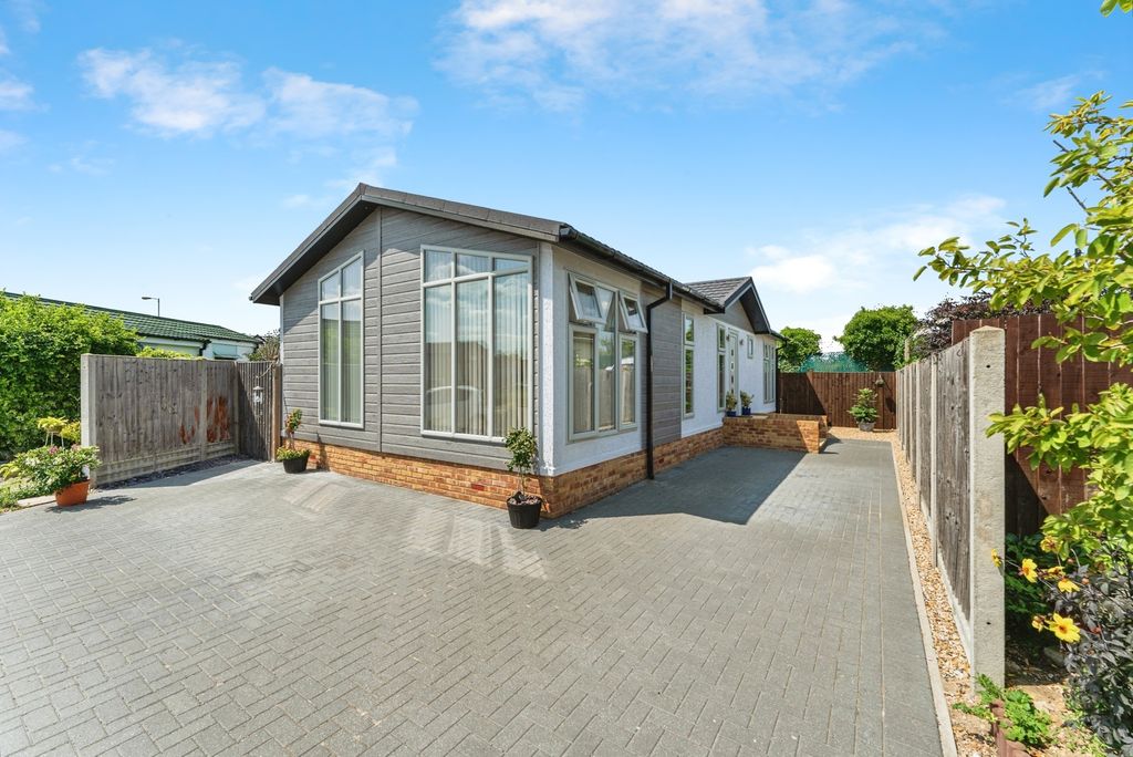 Property photo 1 of 17 Photo