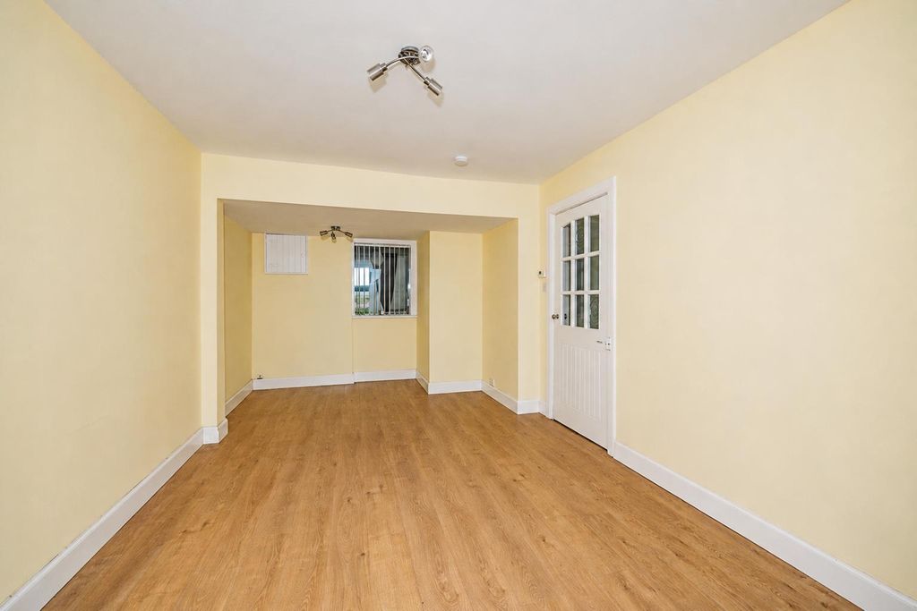 Property photo 3 of 20 294B King Street Bf-4.Jpg