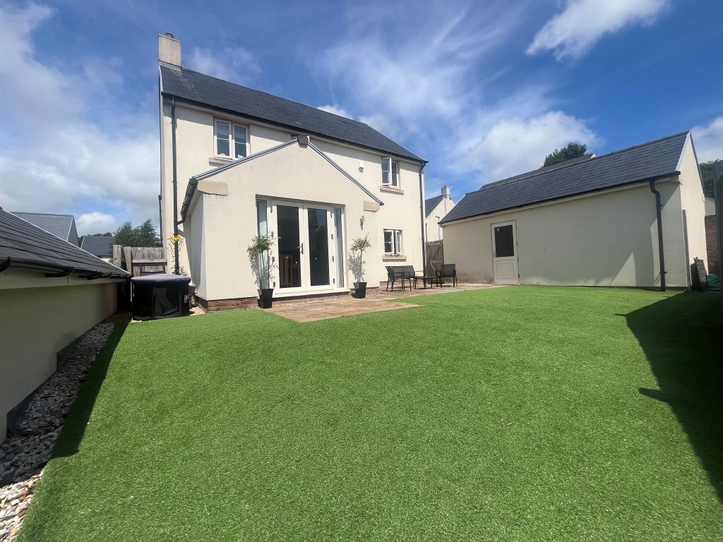 Property photo 2 of 33