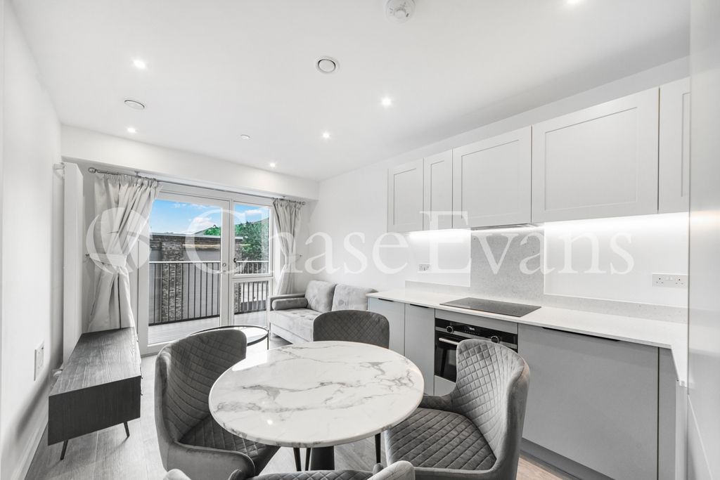 Property photo 3 of 10