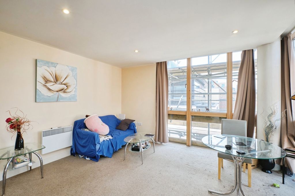 Property photo 3 of 22 Pbox-Img.Jpg