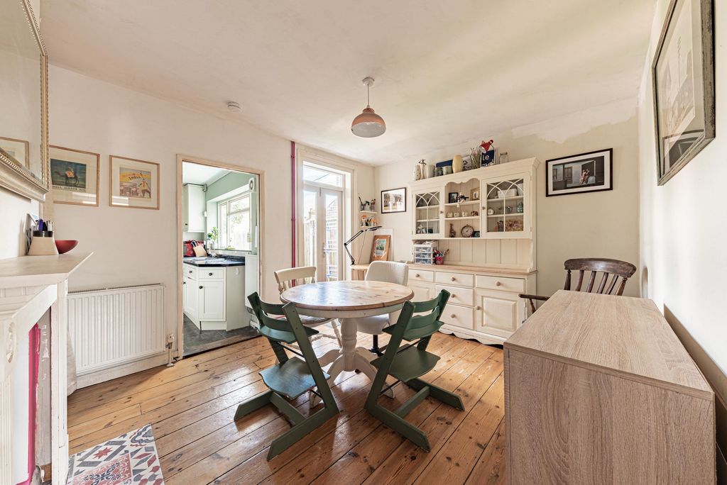 Property photo 3 of 20 Dining Room (1)