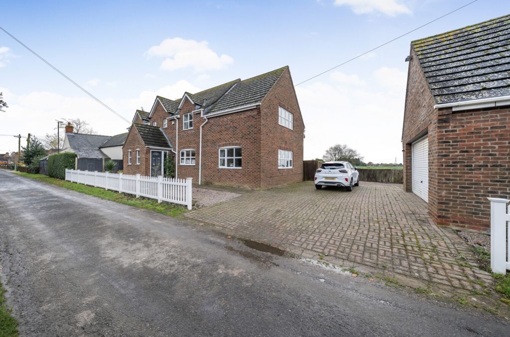 Property photo 1 of 24 1217015 (1)