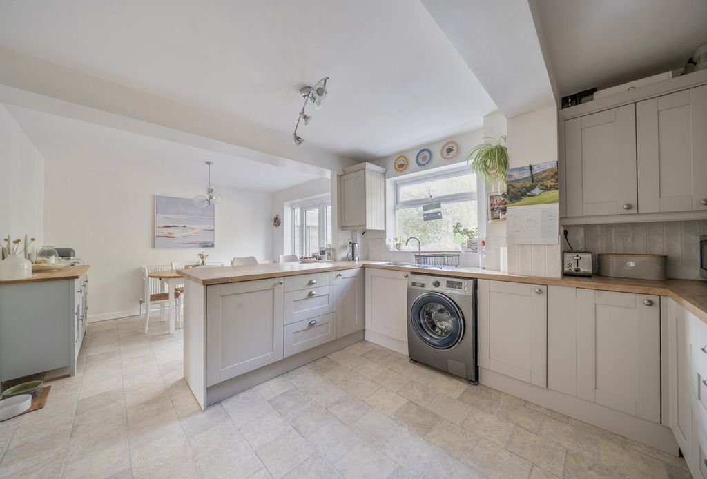 Property photo 3 of 11 1347045-13-68B865...