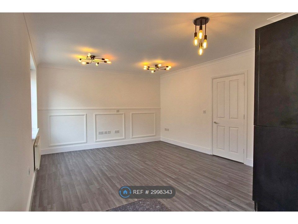 Property photo 2 of 10 Living Room