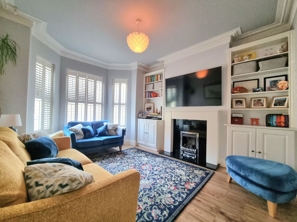 Property photo 2 of 25
