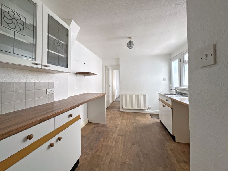 Property photo 2 of 17 Photo 4