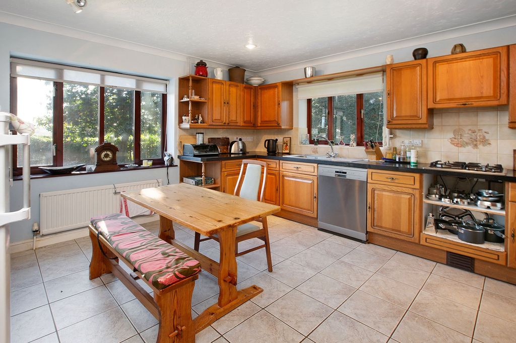 Property photo 2 of 22