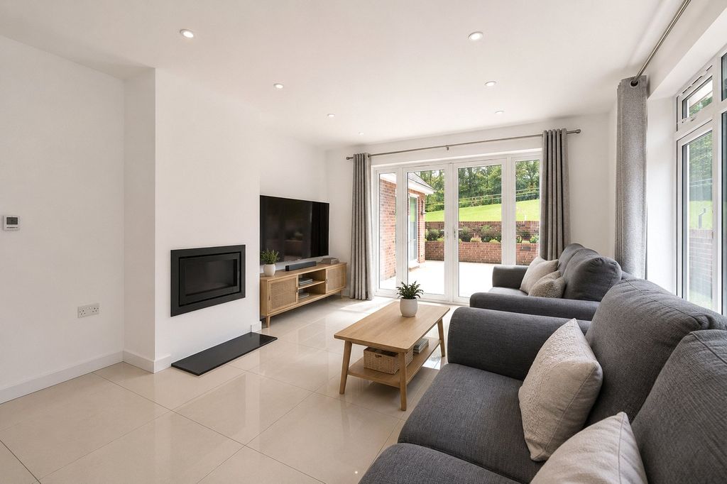 Property photo 2 of 19 Picture No. 80
