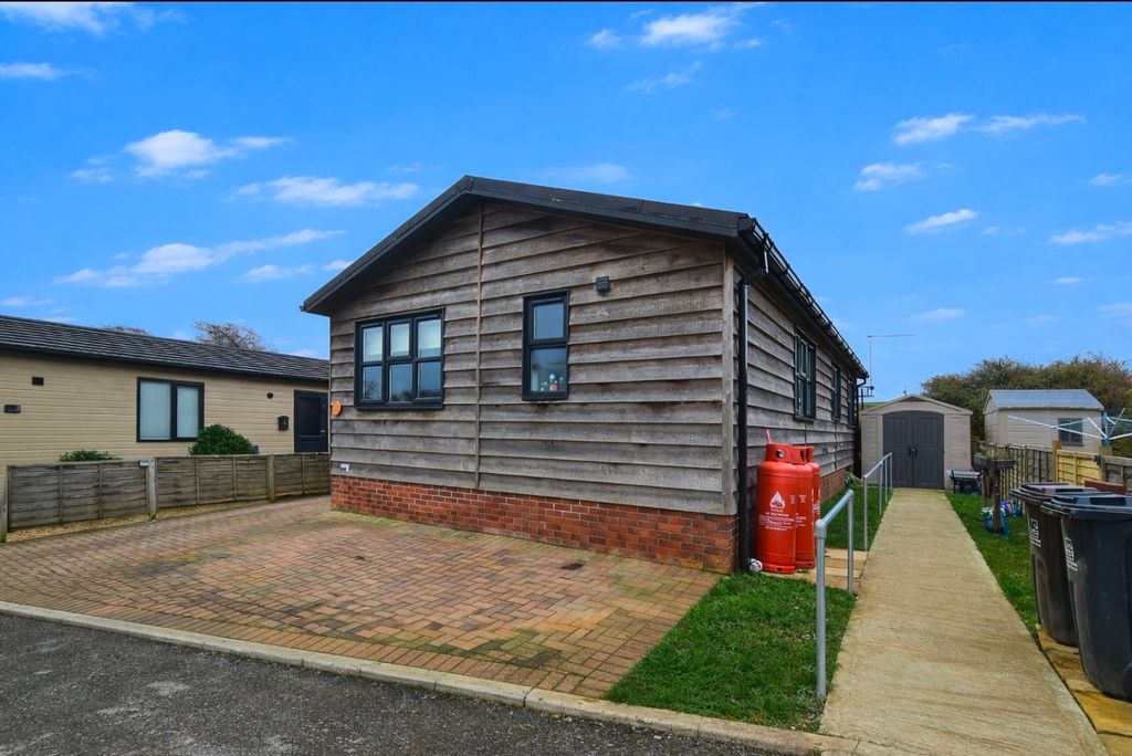 Property photo 2 of 11 2 Meadow View