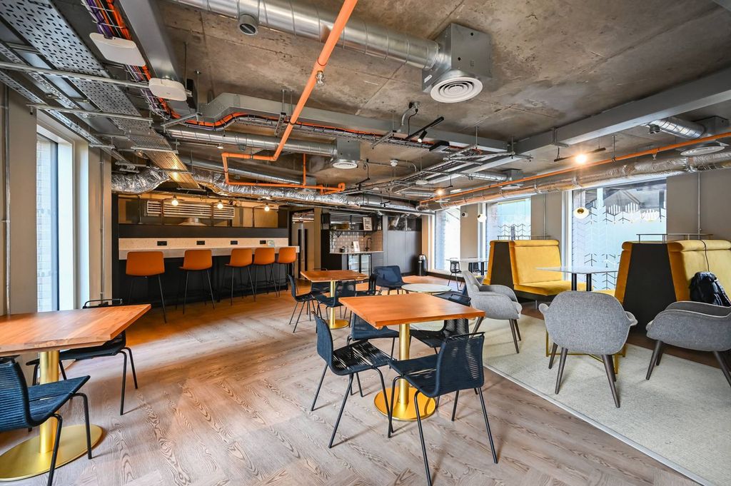 Property photo 2 of 21