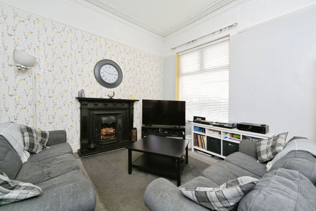 Property photo 3 of 17 Photo