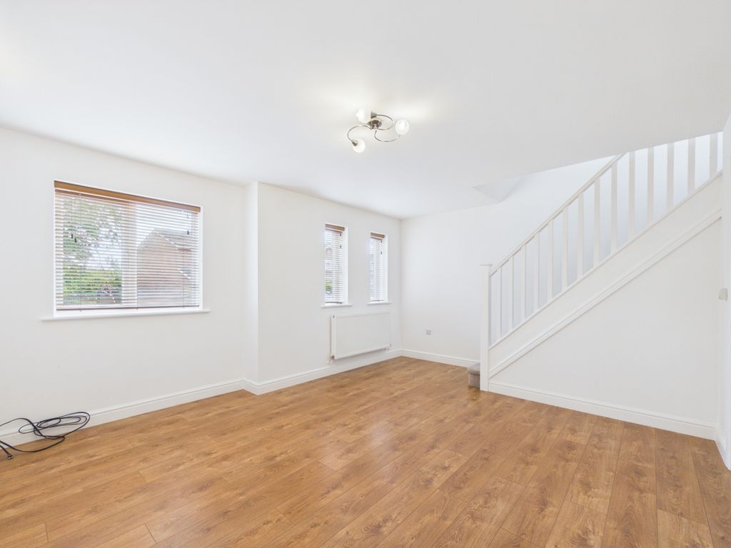 Property photo 3 of 13 Cam01316G0-Pr0291-Still002
