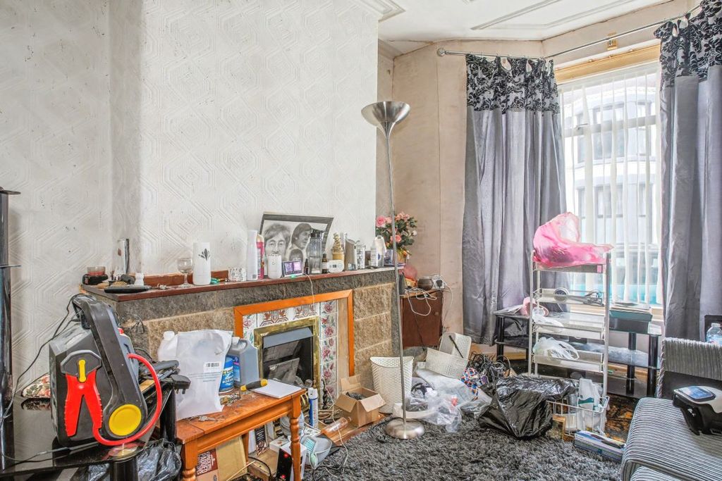 Property photo 2 of 16