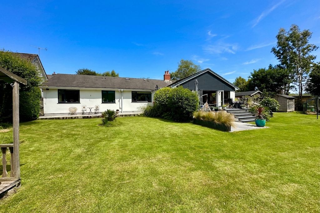 Property photo 1 of 32