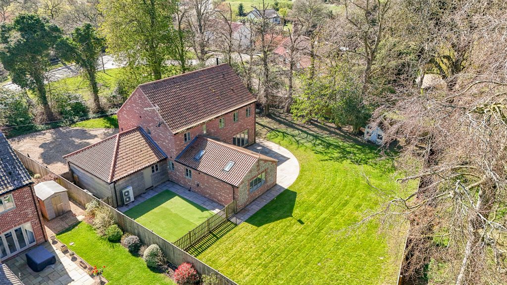 Property photo 2 of 39 5012716