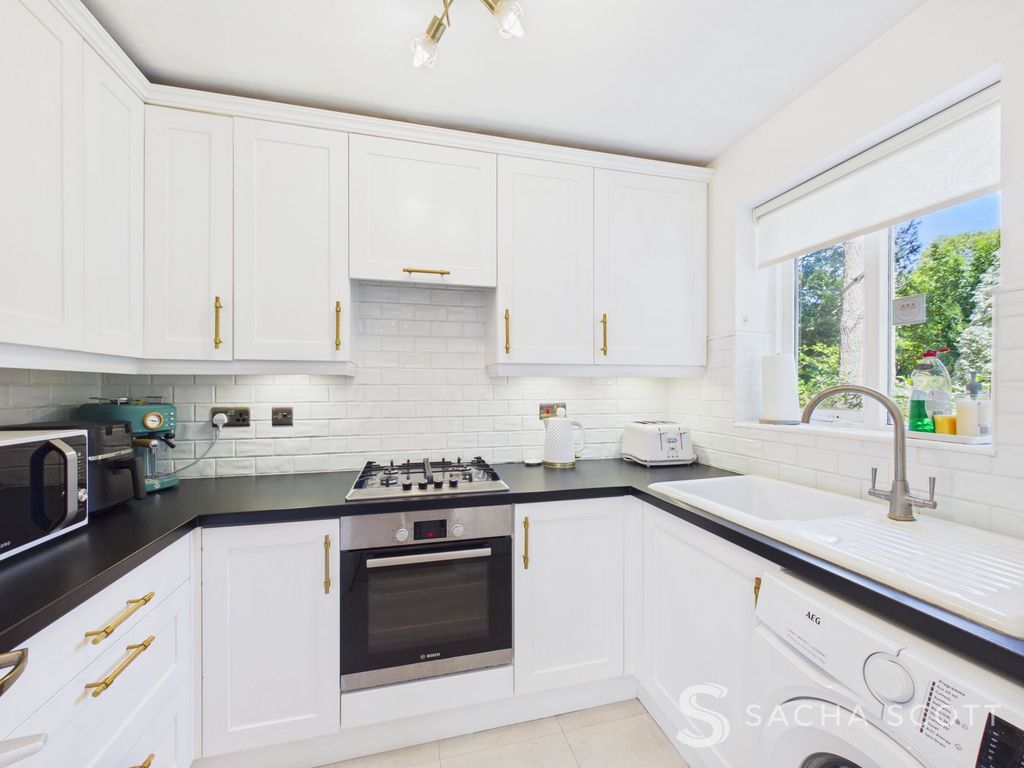 Property photo 3 of 30 Kitchen