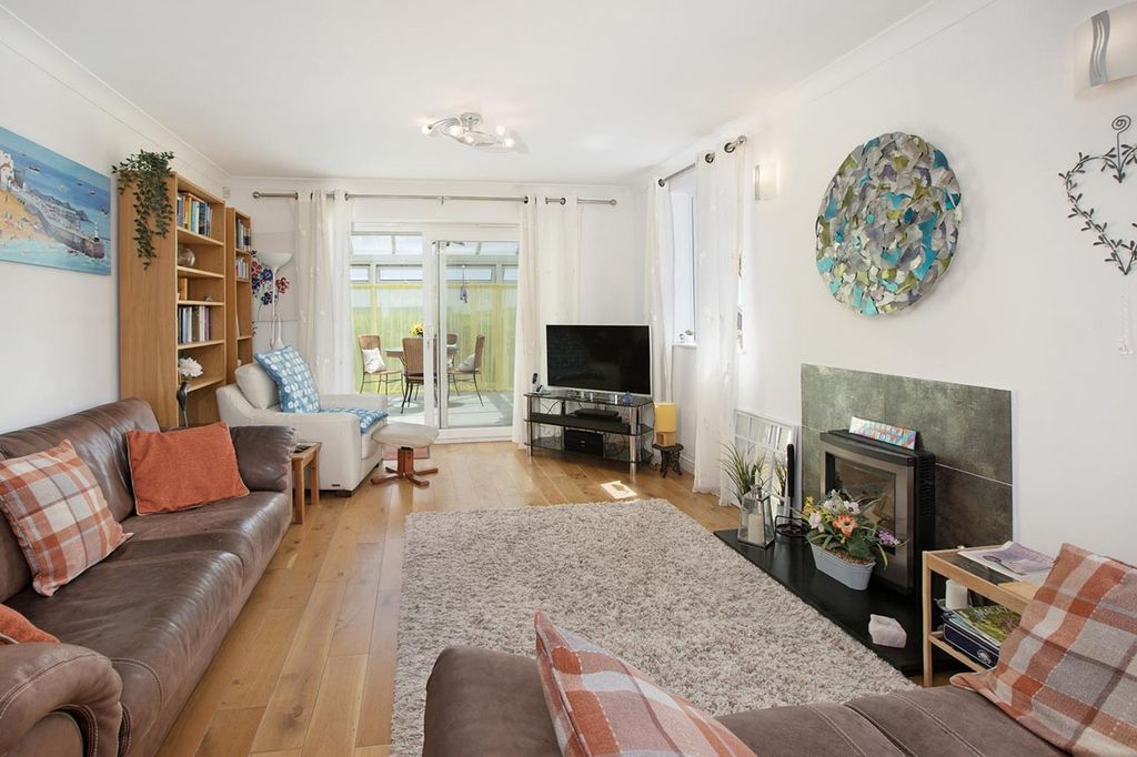 Property photo 3 of 48