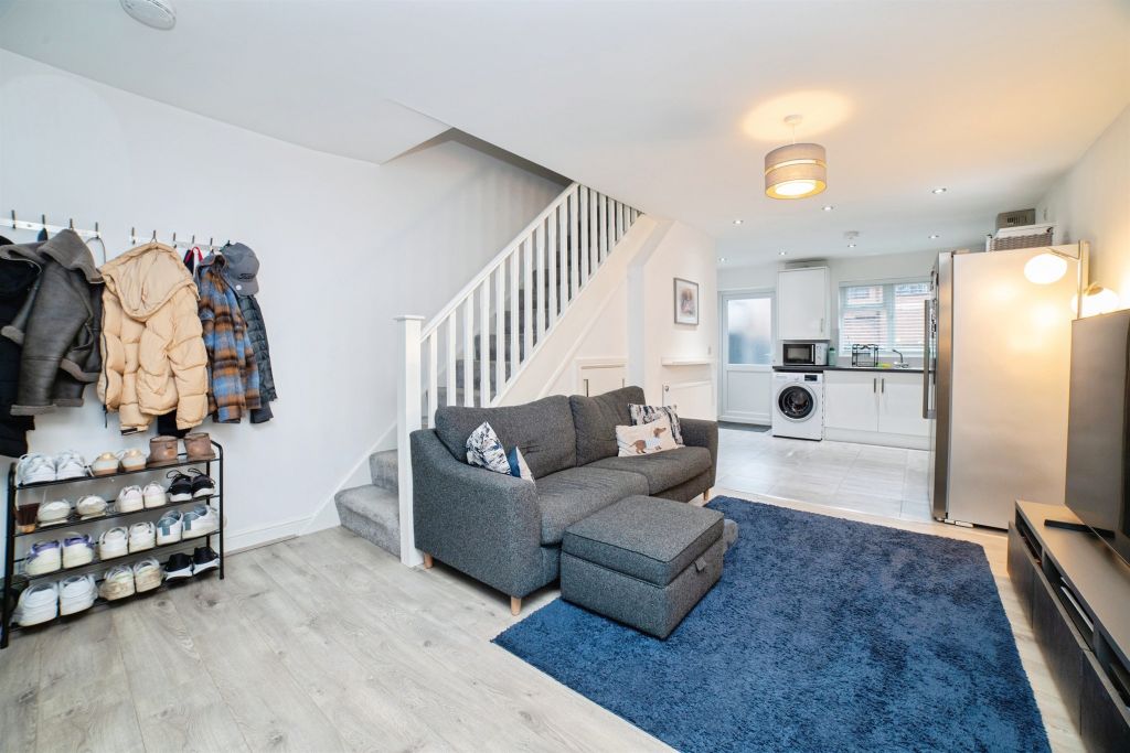 Property photo 2 of 20